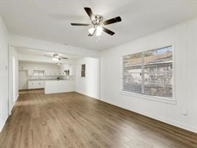 519 Sunnyside Avenue, Cockrell Hill, TX 75211