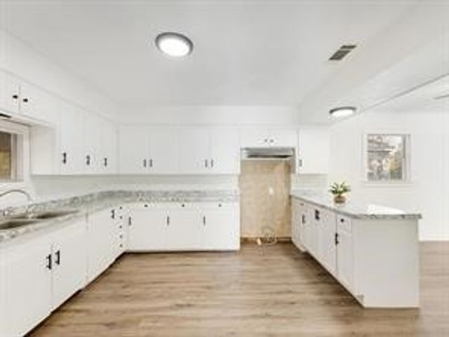 519 Sunnyside Avenue, Cockrell Hill, TX 75211