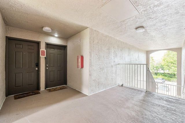 5011 Wiles Road 303, Coconut Creek, FL 33073