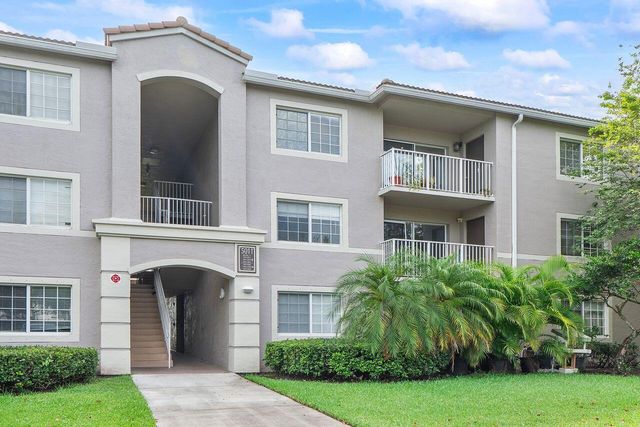 5011 Wiles Road 303, Coconut Creek, FL 33073