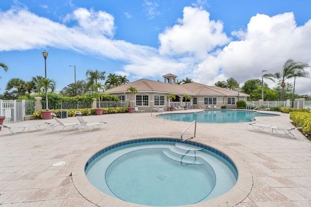 5011 Wiles Road 303, Coconut Creek, FL 33073