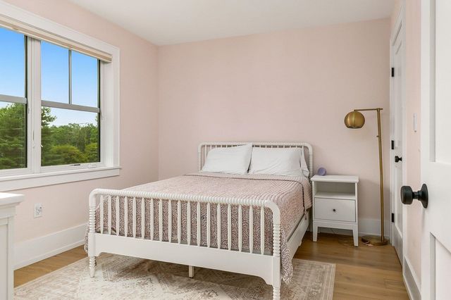 283 Middle Road, Dover, NH 03820