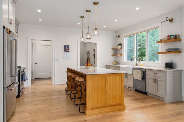 283 Middle Road, Dover, NH 03820
