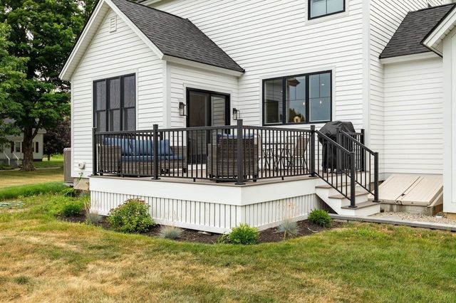 283 Middle Road, Dover, NH 03820
