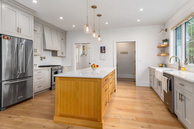 283 Middle Road, Dover, NH 03820