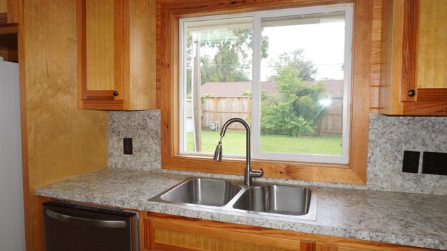 902 Hidden Valley Drive, Houston, TX 77088