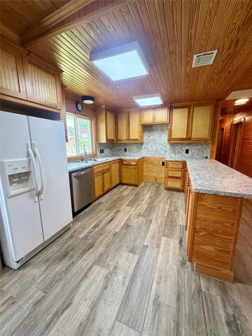 902 Hidden Valley Drive, Houston, TX 77088