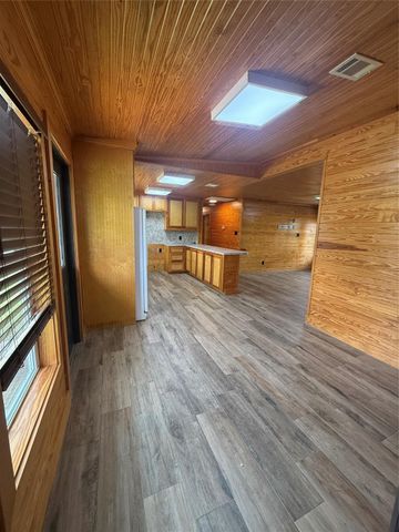 902 Hidden Valley Drive, Houston, TX 77088