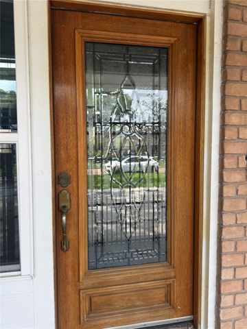 902 Hidden Valley Drive, Houston, TX 77088