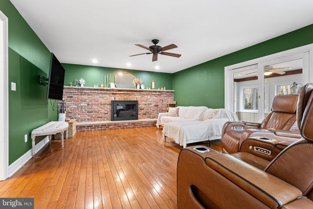 8 WETHERSFIELD DR, Medford, NJ 08055