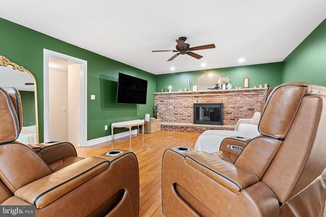 8 WETHERSFIELD DR, Medford, NJ 08055