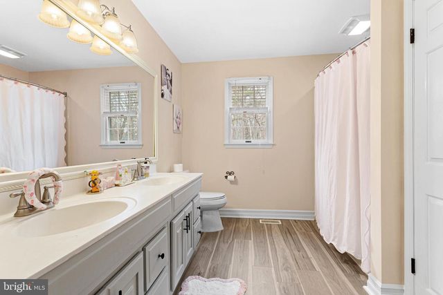 8 WETHERSFIELD DR, Medford, NJ 08055