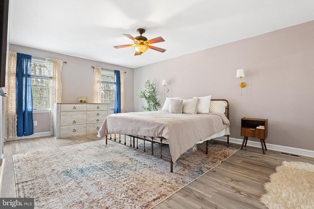 8 WETHERSFIELD DR, Medford, NJ 08055