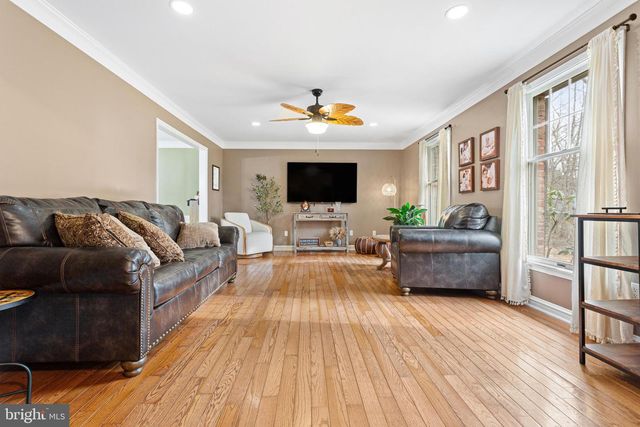 8 WETHERSFIELD DR, Medford, NJ 08055