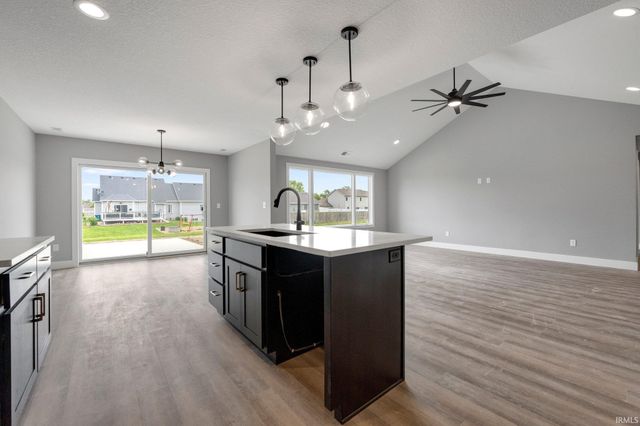 1308 Marsh Deer Run, Huntertown, IN 46748