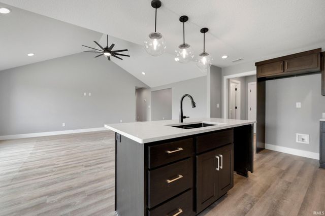 1308 Marsh Deer Run, Huntertown, IN 46748