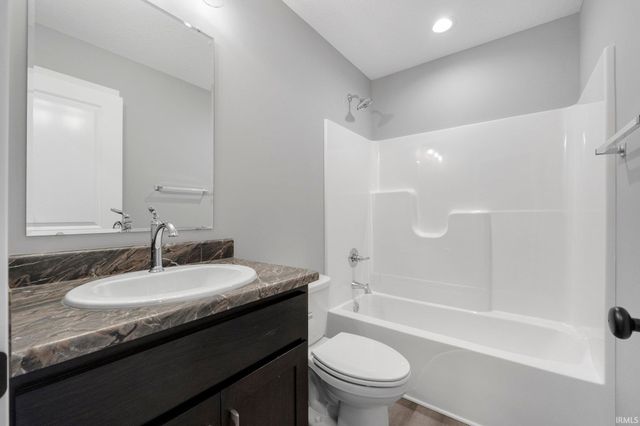 1308 Marsh Deer Run, Huntertown, IN 46748