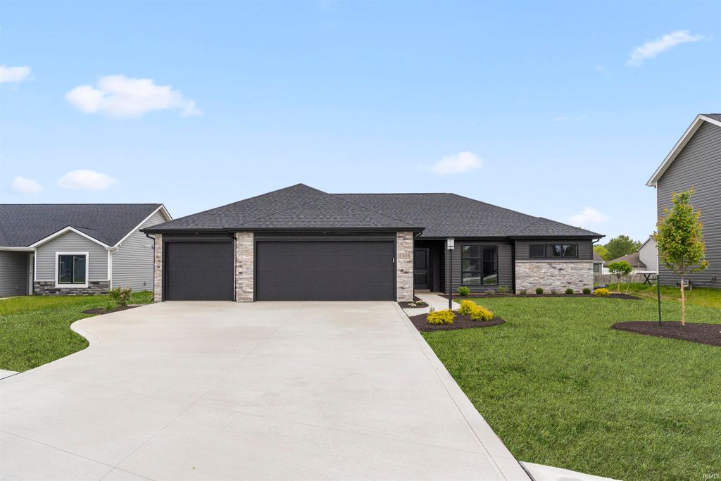 1308 Marsh Deer Run, Huntertown, IN 46748