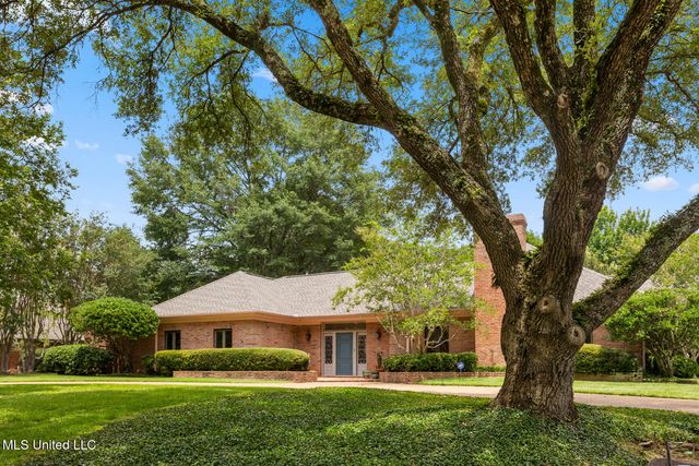 58 Saint Andrews Drive, Jackson, MS 39211