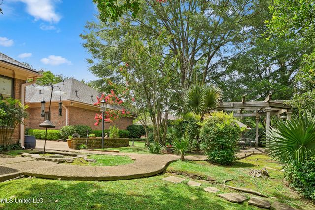 58 Saint Andrews Drive, Jackson, MS 39211