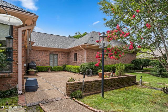 58 Saint Andrews Drive, Jackson, MS 39211