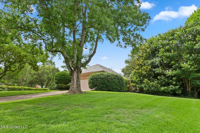 58 Saint Andrews Drive, Jackson, MS 39211