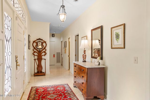 58 Saint Andrews Drive, Jackson, MS 39211