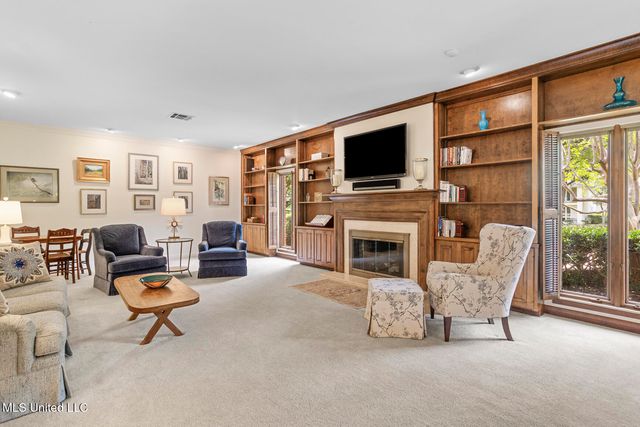 58 Saint Andrews Drive, Jackson, MS 39211