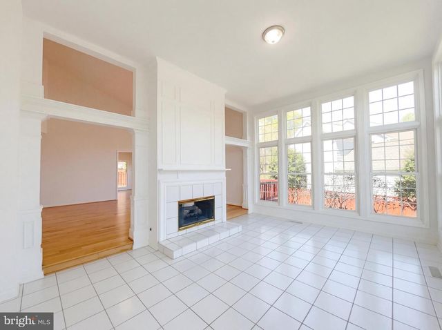8396 WESTPOINTE DR, Fairfax Station, VA 22039