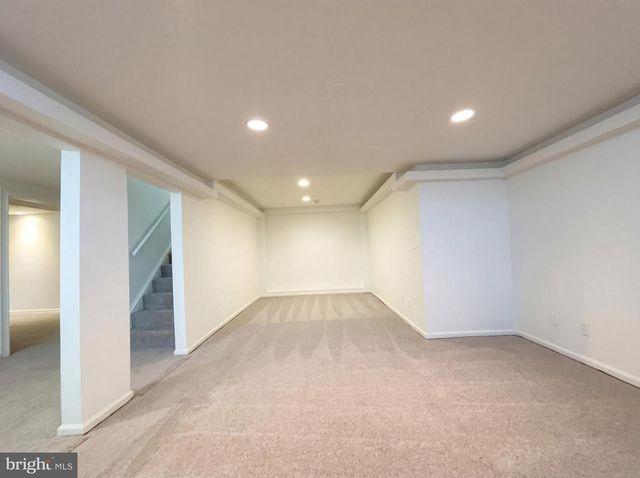 8396 WESTPOINTE DR, Fairfax Station, VA 22039
