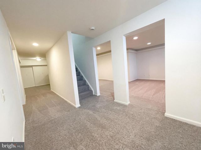 8396 WESTPOINTE DR, Fairfax Station, VA 22039