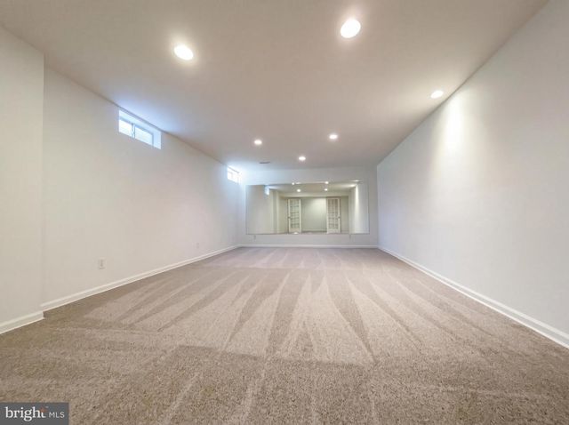 8396 WESTPOINTE DR, Fairfax Station, VA 22039