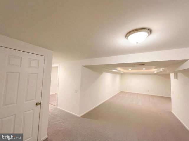 8396 WESTPOINTE DR, Fairfax Station, VA 22039