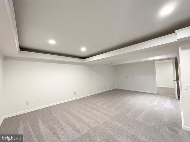 8396 WESTPOINTE DR, Fairfax Station, VA 22039