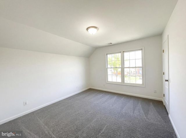8396 WESTPOINTE DR, Fairfax Station, VA 22039