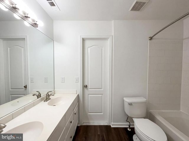 8396 WESTPOINTE DR, Fairfax Station, VA 22039