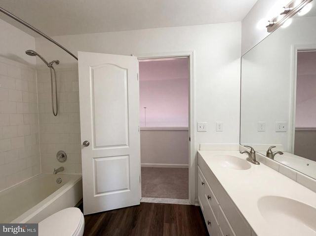 8396 WESTPOINTE DR, Fairfax Station, VA 22039
