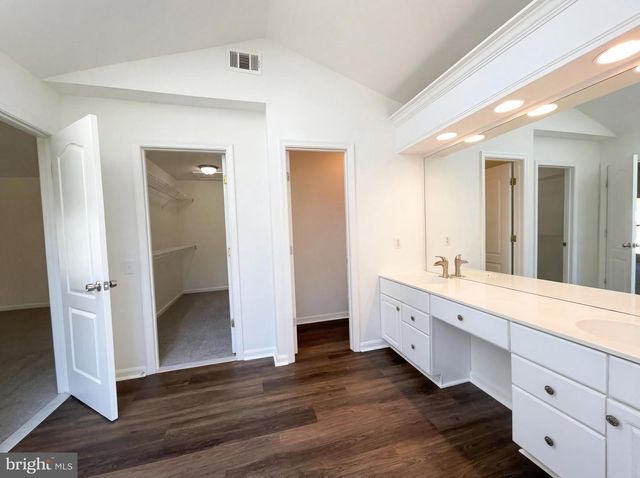 8396 WESTPOINTE DR, Fairfax Station, VA 22039