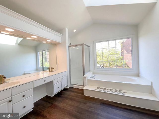 8396 WESTPOINTE DR, Fairfax Station, VA 22039