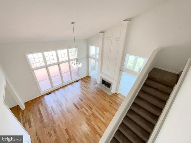 8396 WESTPOINTE DR, Fairfax Station, VA 22039