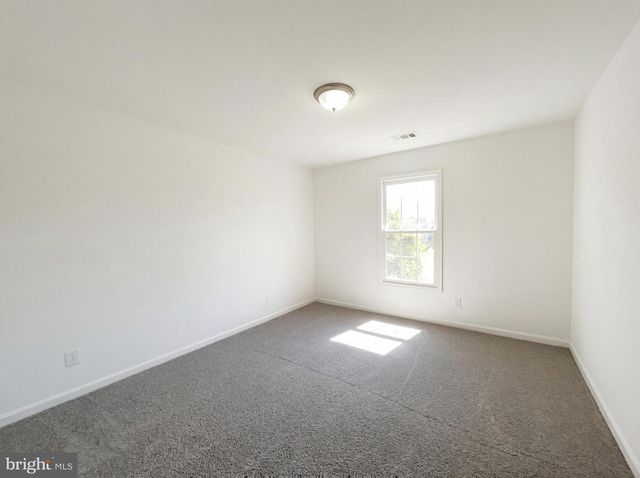 8396 WESTPOINTE DR, Fairfax Station, VA 22039