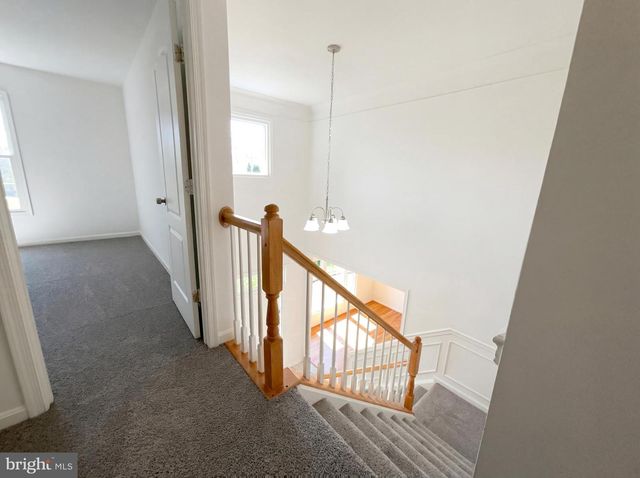 8396 WESTPOINTE DR, Fairfax Station, VA 22039