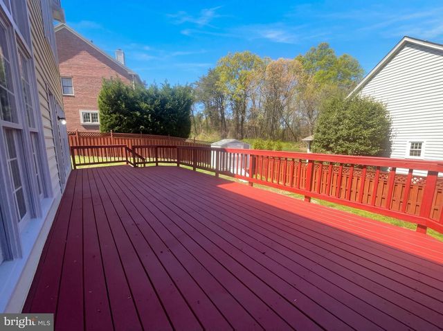 8396 WESTPOINTE DR, Fairfax Station, VA 22039