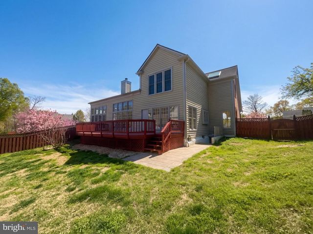 8396 WESTPOINTE DR, Fairfax Station, VA 22039