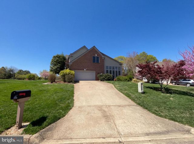 8396 WESTPOINTE DR, Fairfax Station, VA 22039