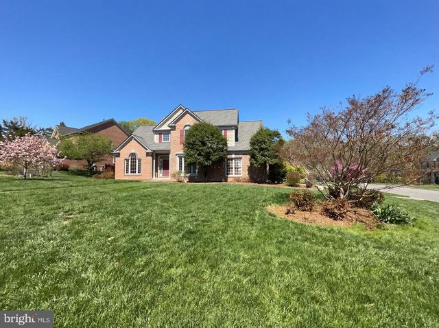 8396 WESTPOINTE DR, Fairfax Station, VA 22039