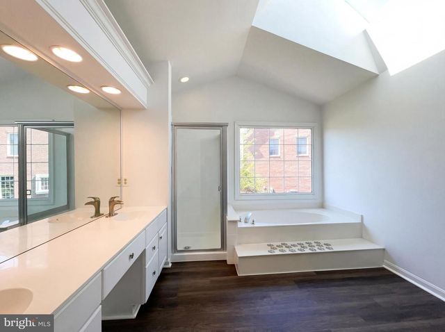 8396 WESTPOINTE DR, Fairfax Station, VA 22039