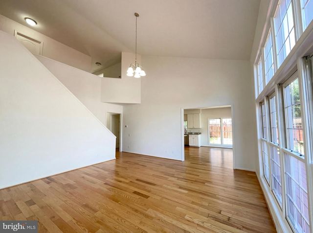 8396 WESTPOINTE DR, Fairfax Station, VA 22039