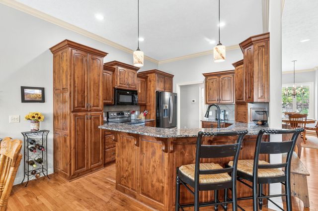 1409 N Wicklow Road, Nixa, MO 65714