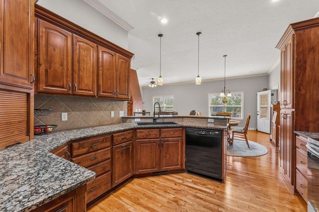 1409 N Wicklow Road, Nixa, MO 65714